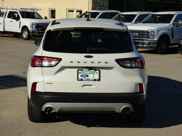 Used 2022 Ford Escape SEL w/ Technology Package image 4