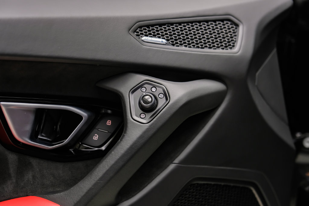 Used 2020 Lamborghini Huracan EVO AWD/4WD image 47