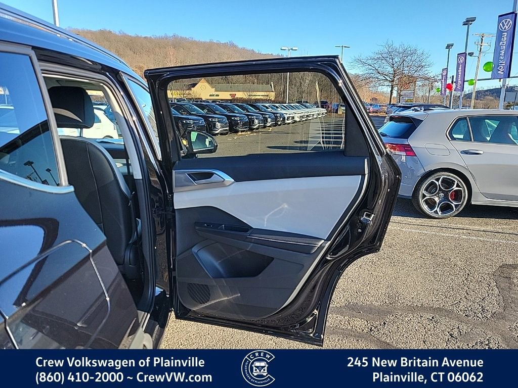 New 2026 Volkswagen Taos SE image 44