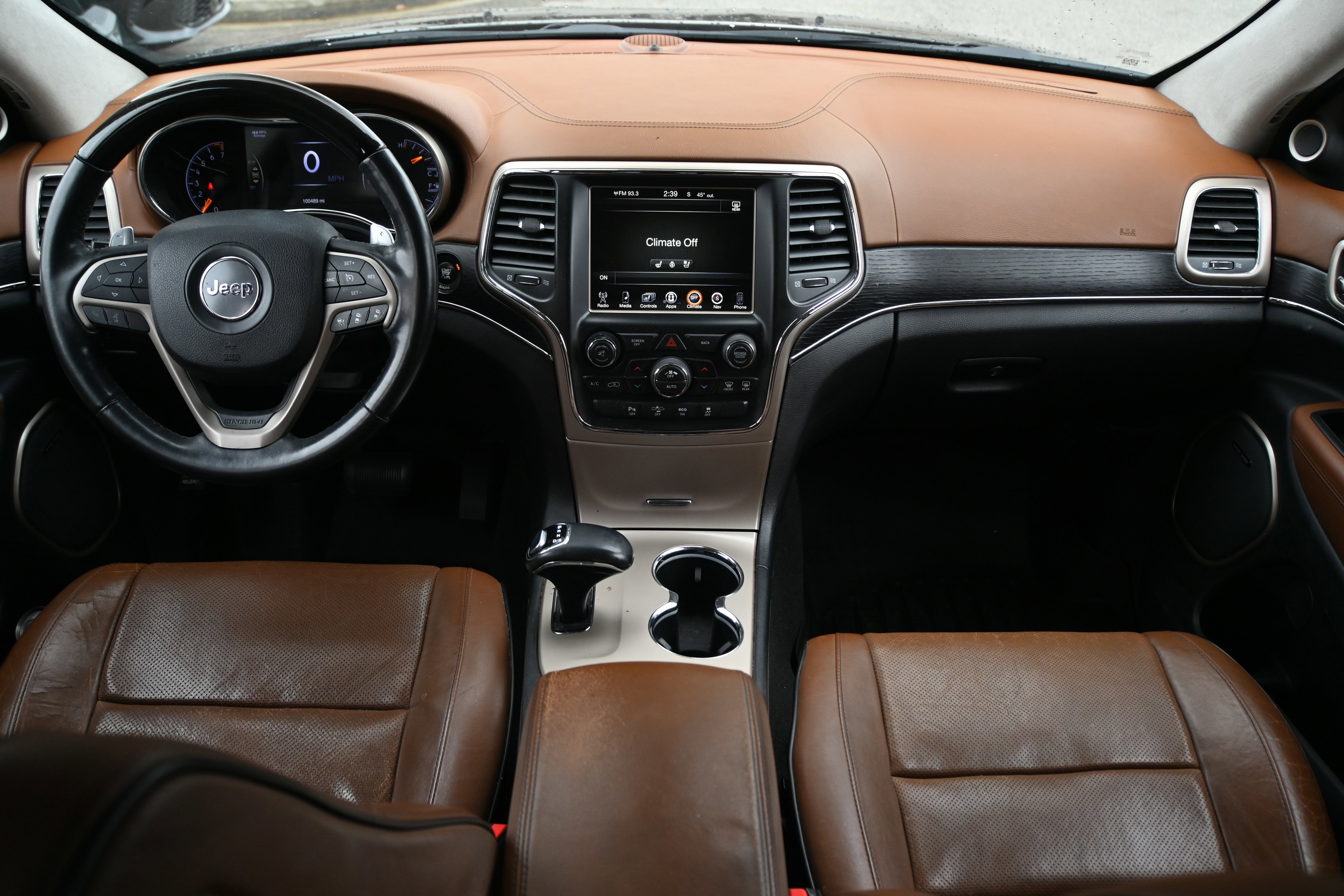 Used 2015 Jeep Grand Cherokee Summit image 2