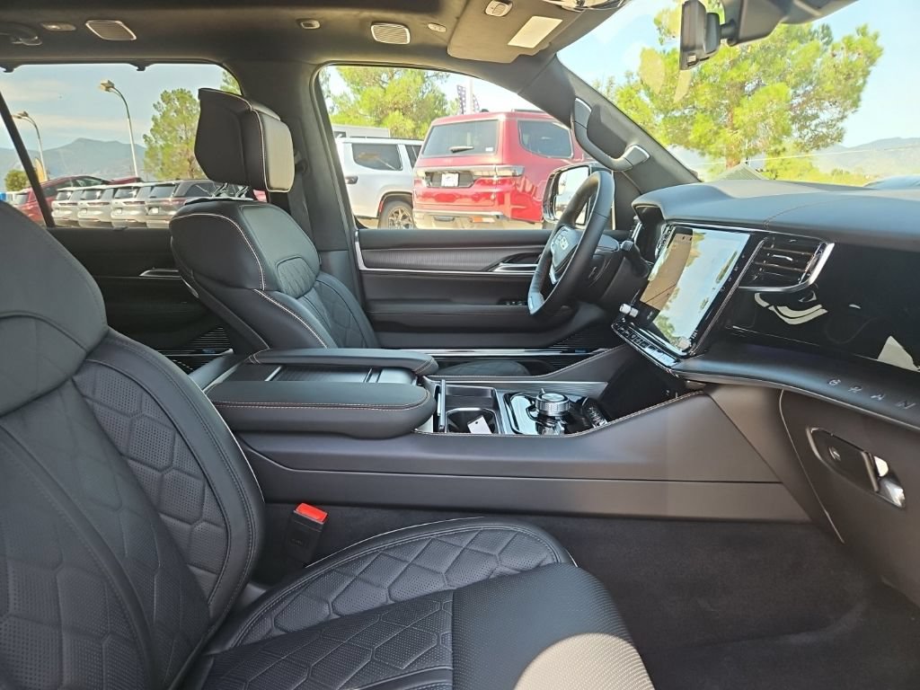 New 2026 Jeep Grand Wagoneer L Summit AWD/4WD image 24