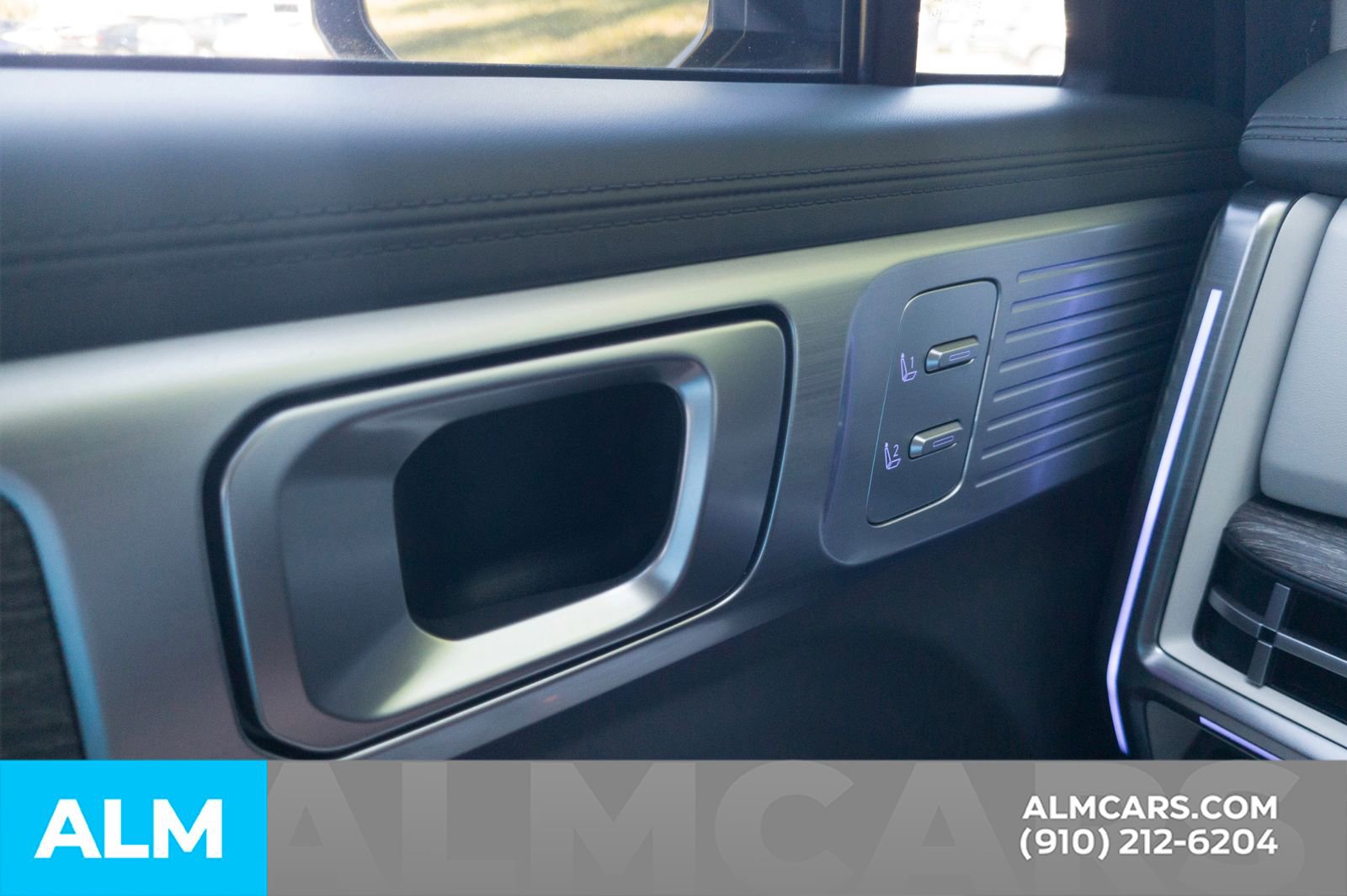 Used 2025 Hyundai Santa Fe Calligraphy image 36