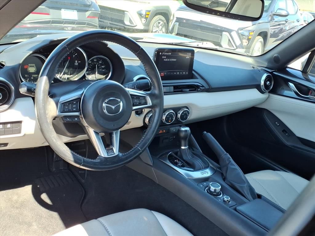 Used 2021 MAZDA MX-5 Miata RF Grand Touring image 3