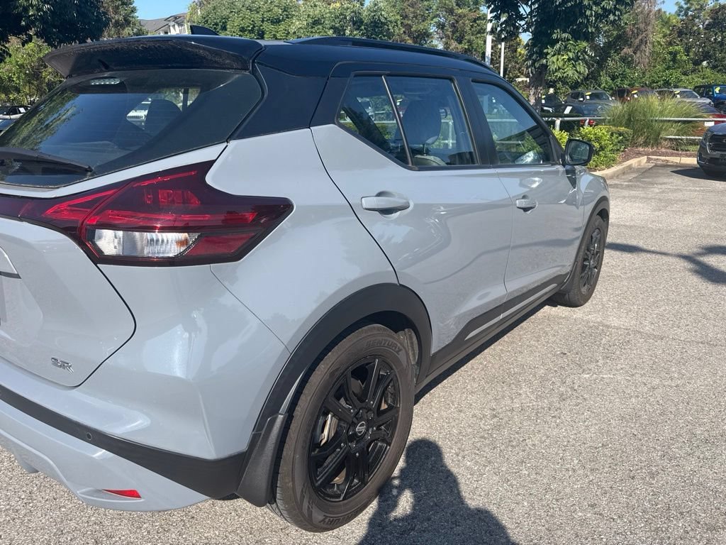 Used 2021 Nissan Kicks SR w/ SR Premium Package FWD image 4