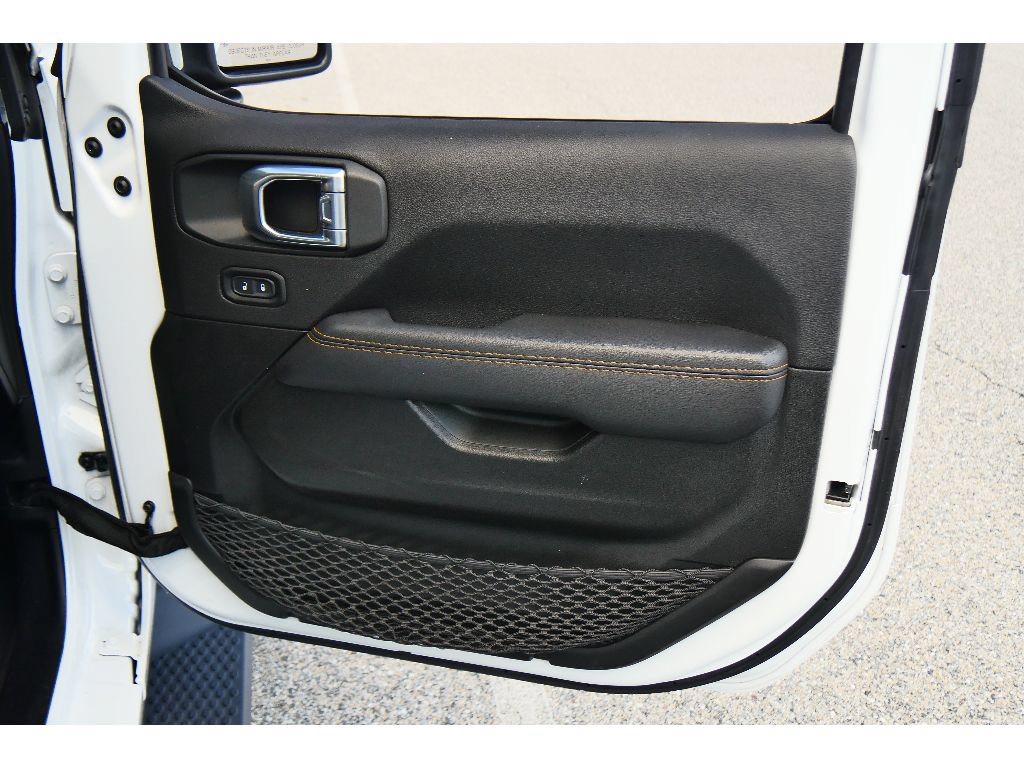 Used 2022 Jeep Wrangler Unlimited Sahara AWD/4WD image 17