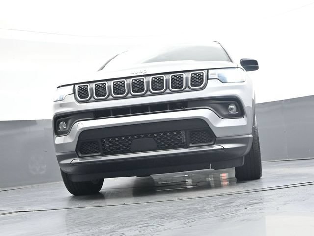 Used 2023 Jeep Compass Latitude w/ Sun and Sound Group AWD/4WD image 37