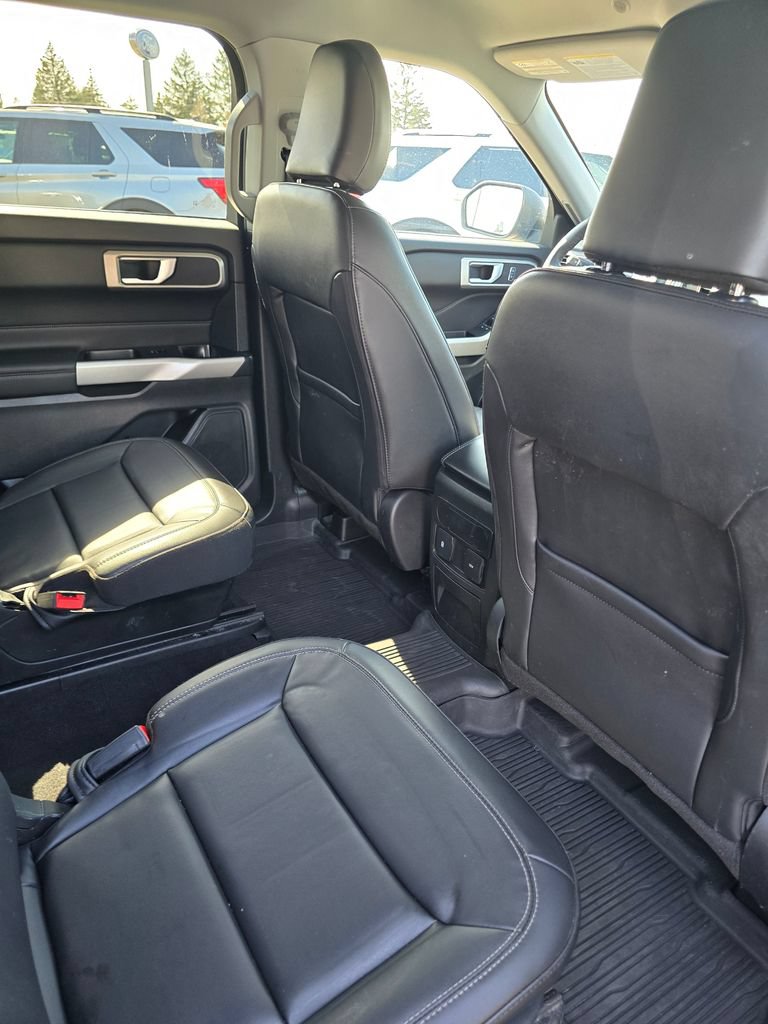 Certified 2023 Ford Explorer XLT w/ Equipment Group 202A AWD/4WD image 18