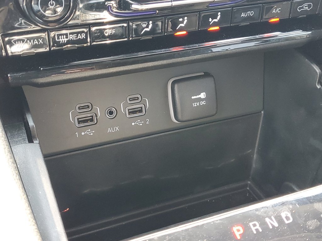 Used 2023 Jeep Grand Cherokee Limited AWD/4WD image 30