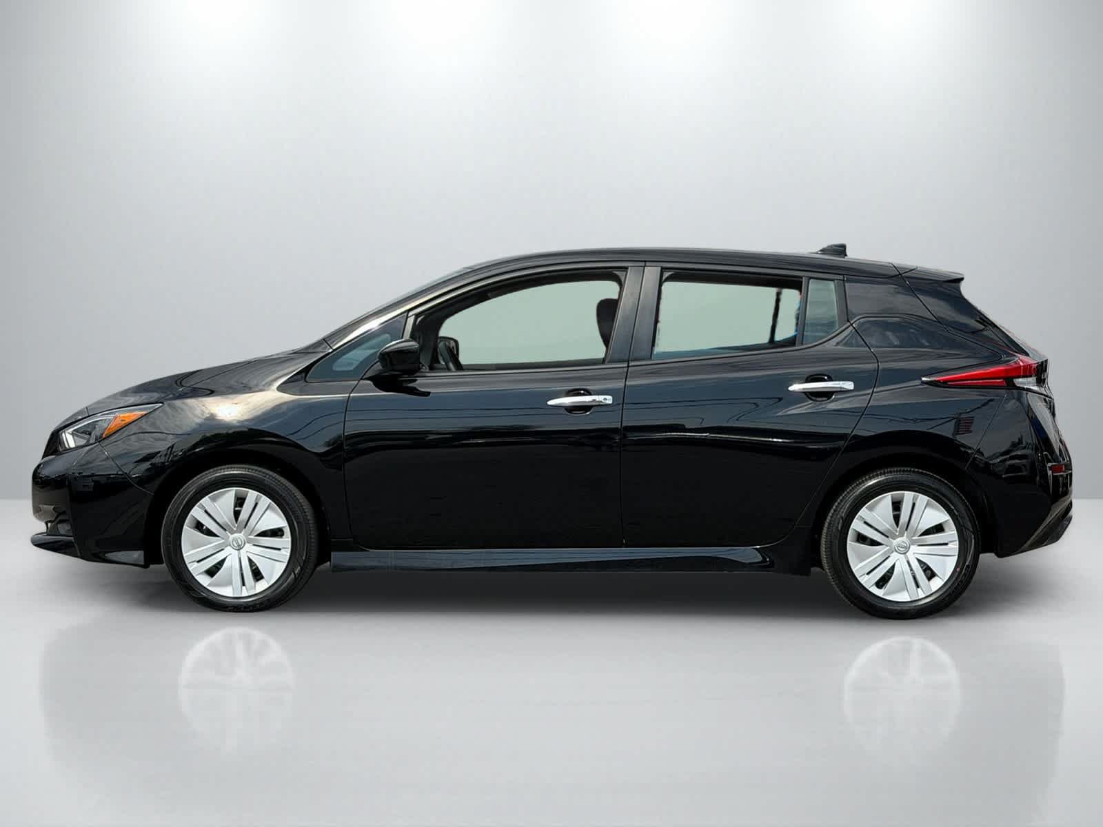 Used 2025 Nissan Leaf S FWD image 2