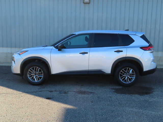 Used 2024 Nissan Rogue S AWD/4WD image 8
