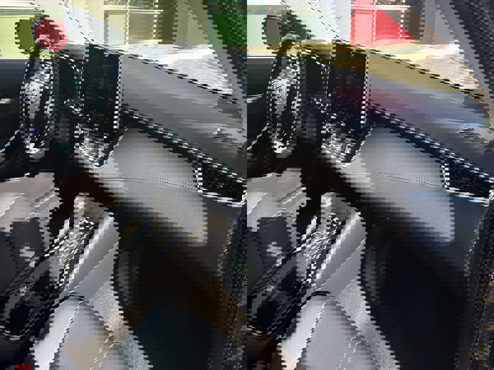 Used 2025 Toyota Corolla XLE image 22