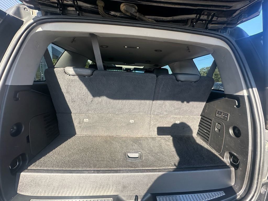 Used 2020 Cadillac Escalade Luxury image 16