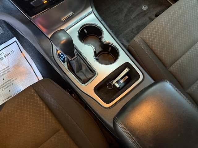 Certified 2022 Jeep Grand Cherokee Laredo E AWD/4WD image 32