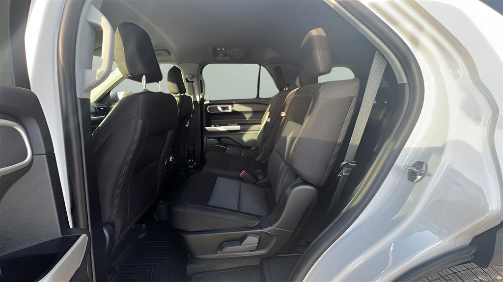 Used 2022 Ford Explorer XLT image 10