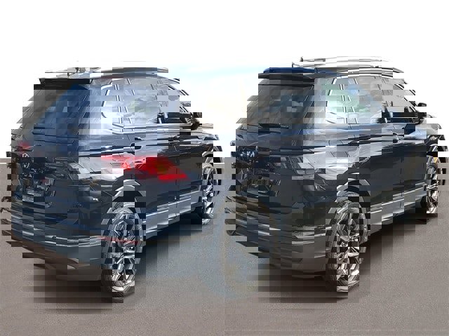 Certified 2022 Volkswagen Tiguan SE image 4