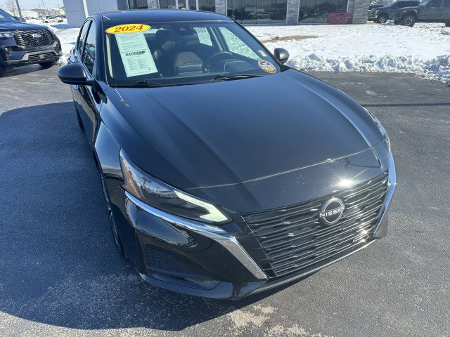 Used 2024 Nissan Altima 2.5 SV FWD image 3