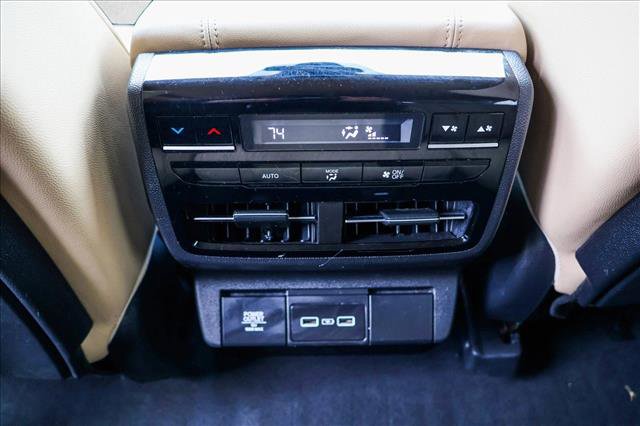 Used 2023 Acura MDX SH-AWD image 24