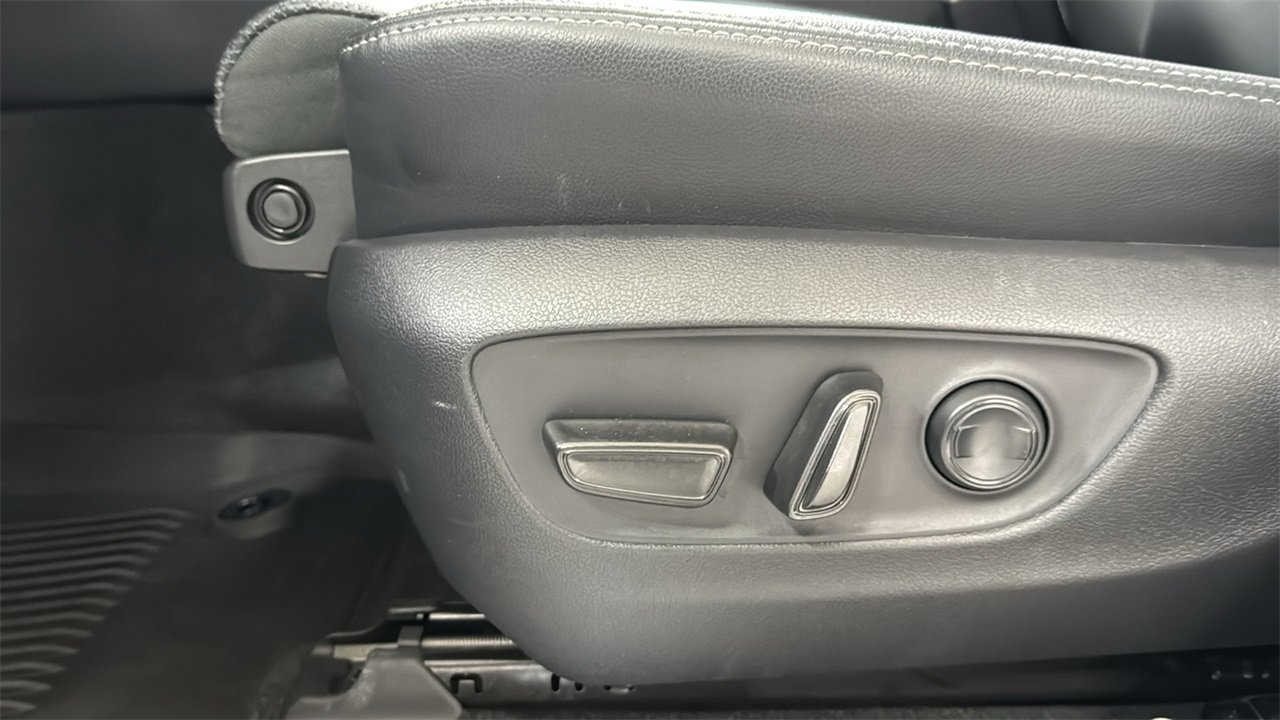 Certified 2025 Toyota Land Cruiser image 14