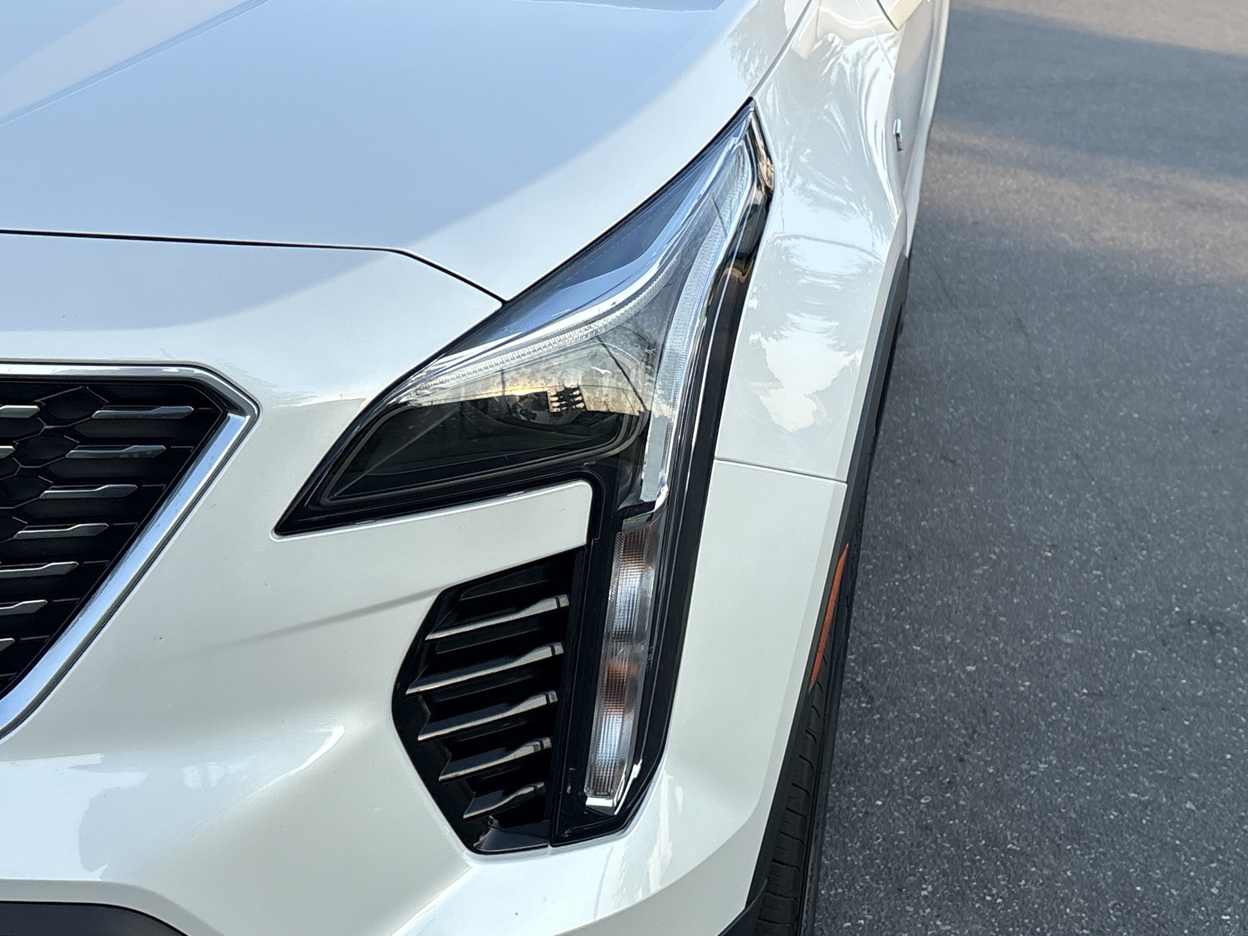 Used 2022 Cadillac XT4 Luxury w/ Cold Weather Package AWD/4WD image 11