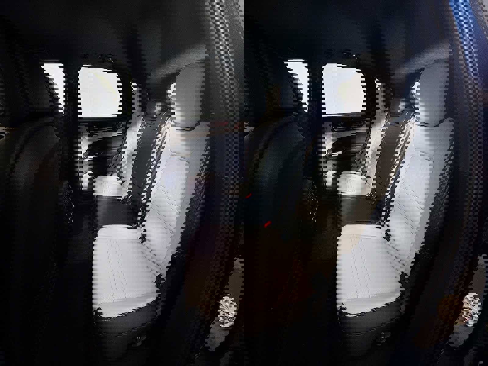 New 2025 Porsche Cayenne Turbo image 17