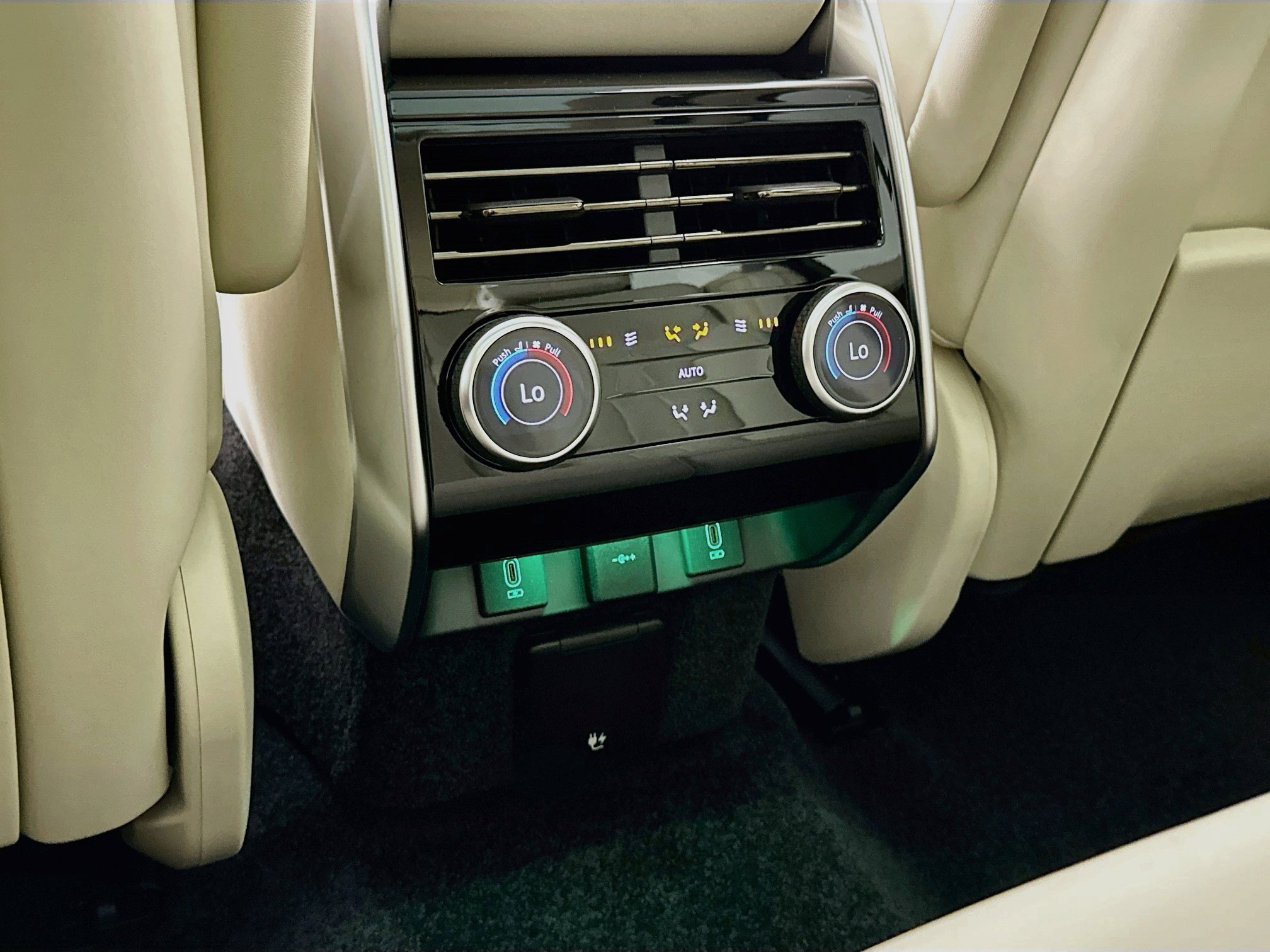 New 2027 Land Rover Range Rover SE AWD/4WD image 23