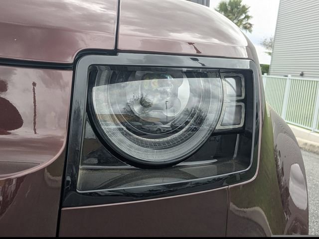 Used 2024 Land Rover Defender 130 X-Dynamic SE image 9