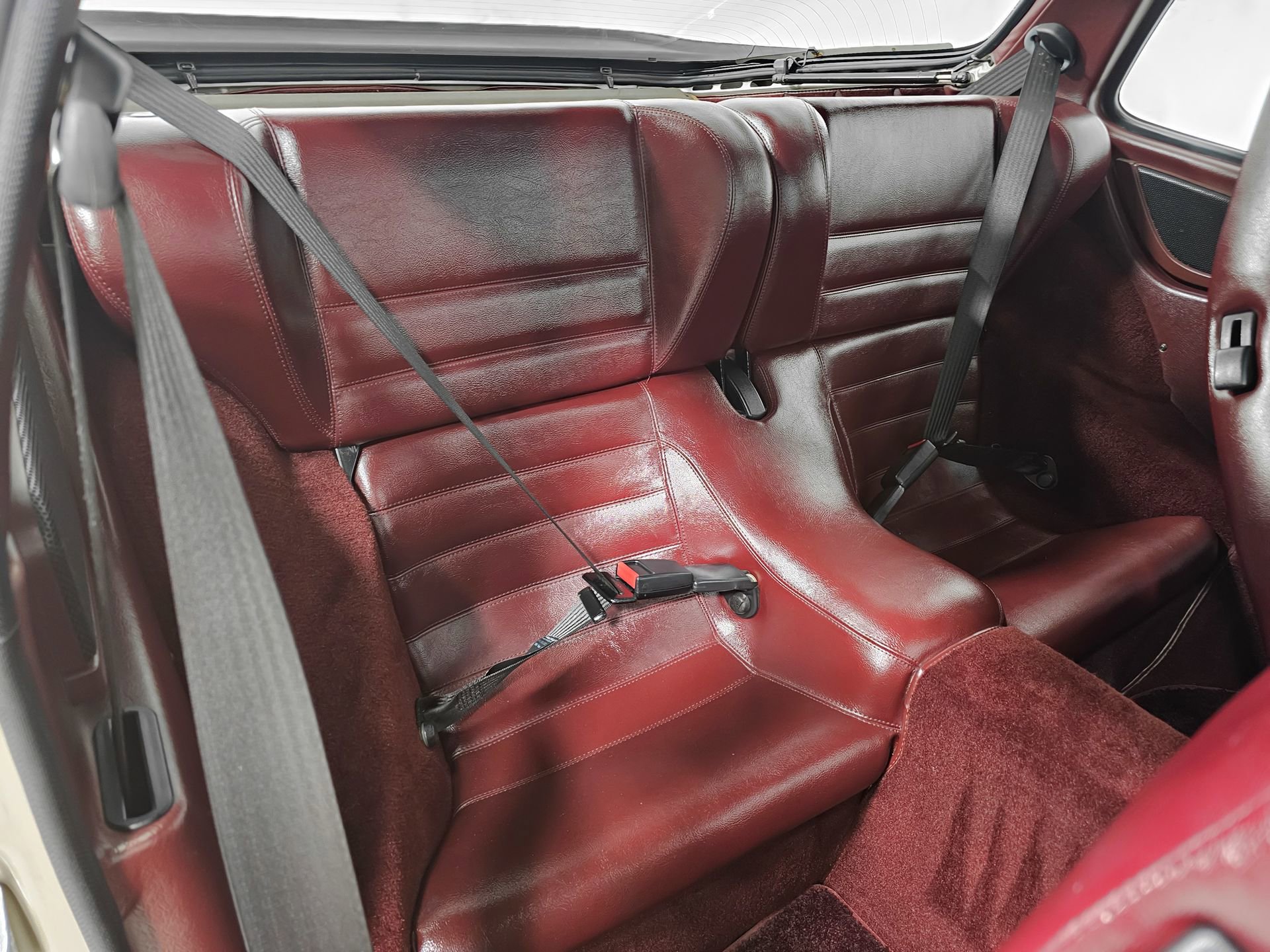 Used 1989 Porsche 944 Turbo image 23