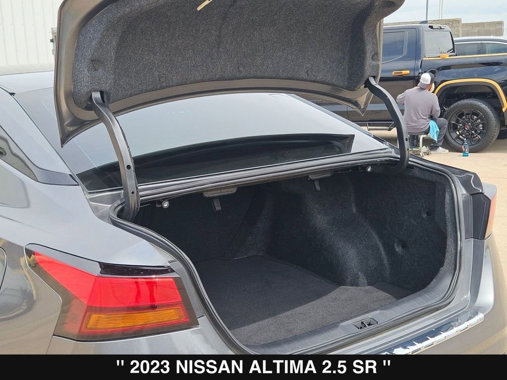 Used 2023 Nissan Altima 2.5 SR FWD image 33