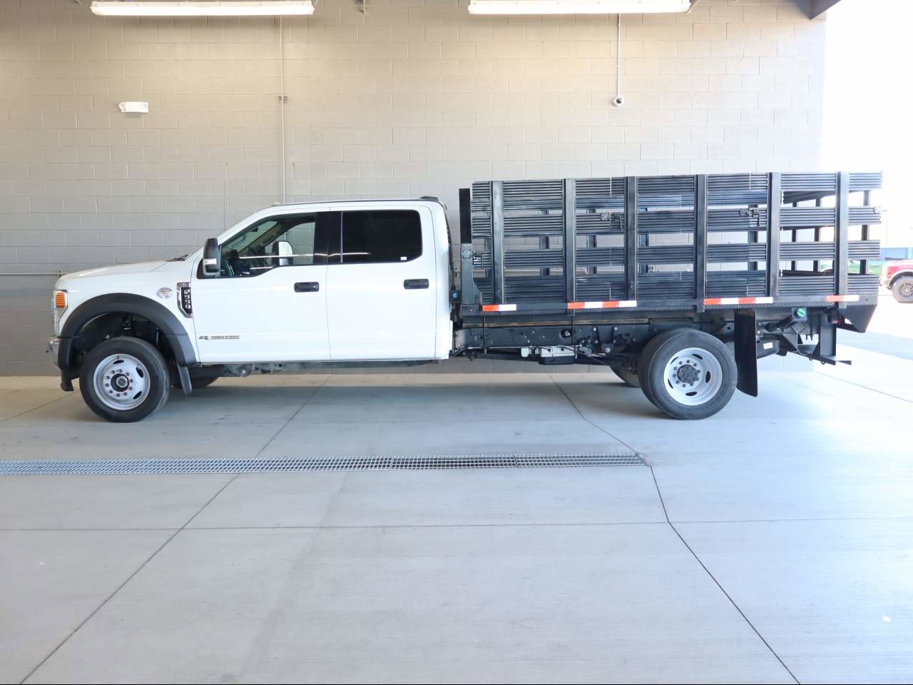 Used 2020 Ford F550 4x4 Crew Cab Super Duty image 2