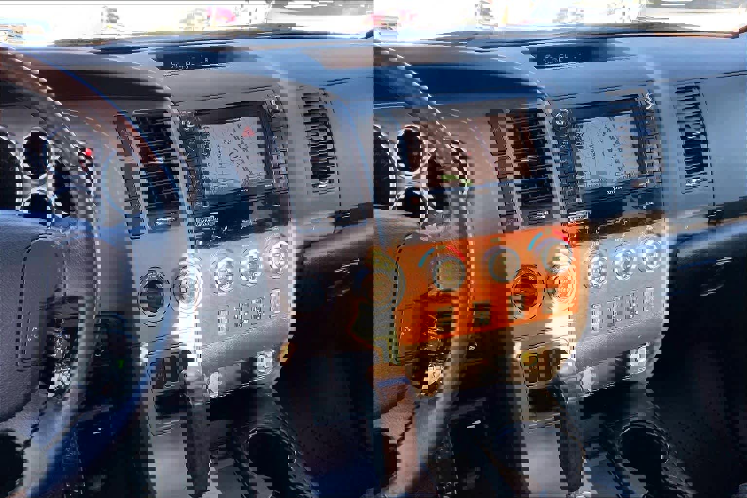 Used 2011 Toyota Tundra Limited w/ Platinum Pkg image 7