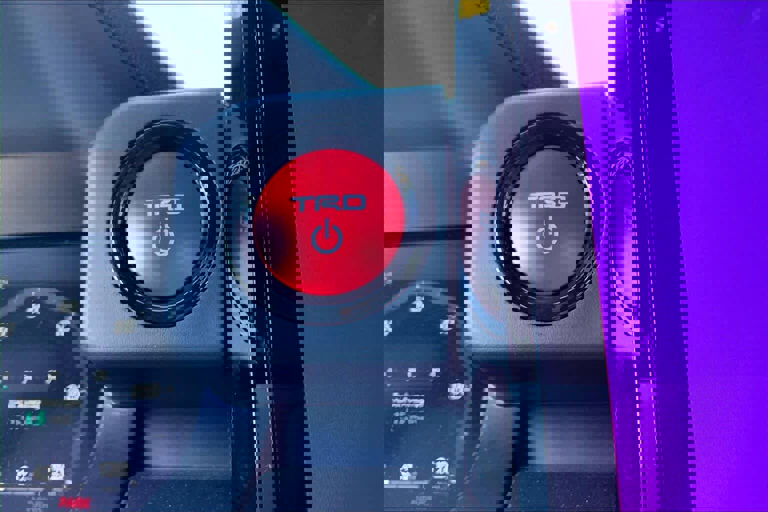 Used 2025 Toyota Tacoma TRD Off-Road image 32