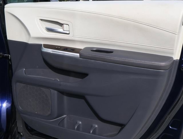 Used 2021 Toyota Sienna XLE image 16