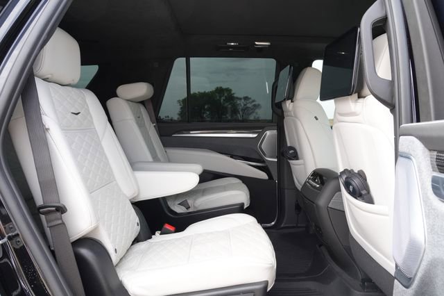 Used 2025 Cadillac Escalade V w/ LPO, Floor Liner Package image 26