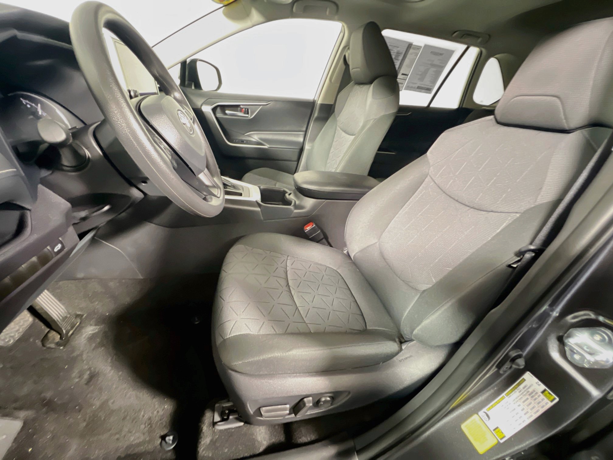 Used 2025 Toyota RAV4 XLE w/ Convenience Package FWD image 14