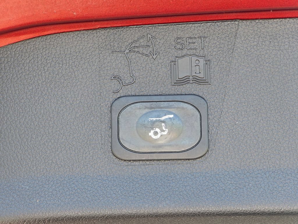 Used 2014 Ford Escape Titanium w/ Equipment Group 401A FWD image 17