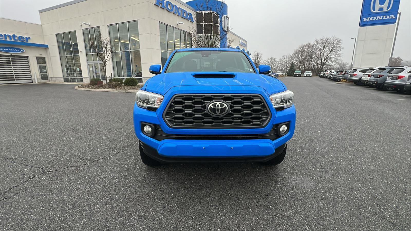 Used 2020 Toyota Tacoma TRD Sport image 9