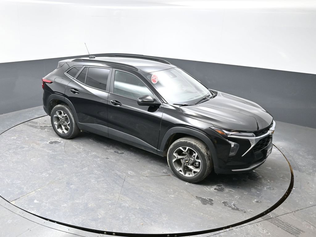 Used 2025 Chevrolet Trax LT image 41