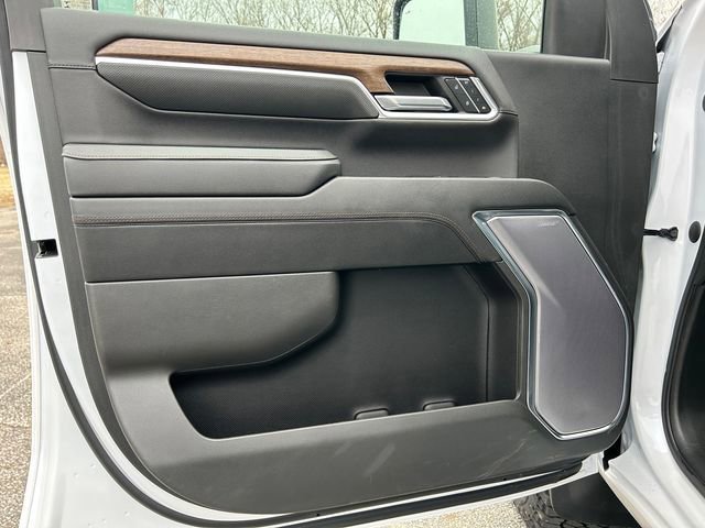 Used 2024 Chevrolet Silverado 2500 High Country w/ High Country Premium Package AWD/4WD image 18