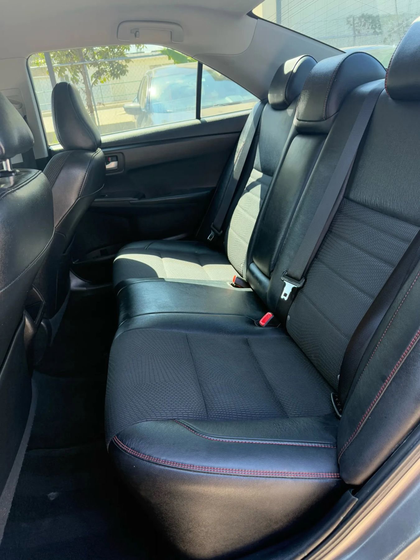 Used 2016 Toyota Camry SE image 15