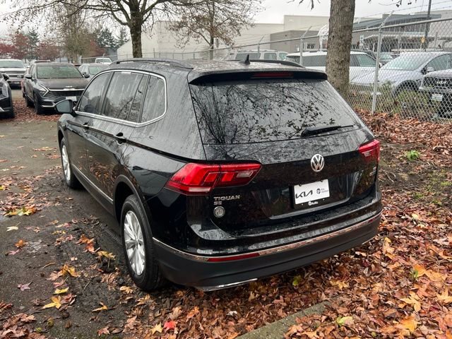Used 2018 Volkswagen Tiguan SE w/ Panoramic Sunroof Package image 2