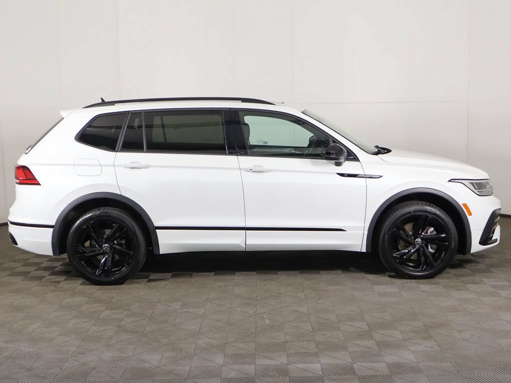 Used 2024 Volkswagen Tiguan SE R-Line AWD/4WD image 19