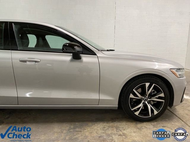 Used 2025 Volvo S60 B5 Core image 11