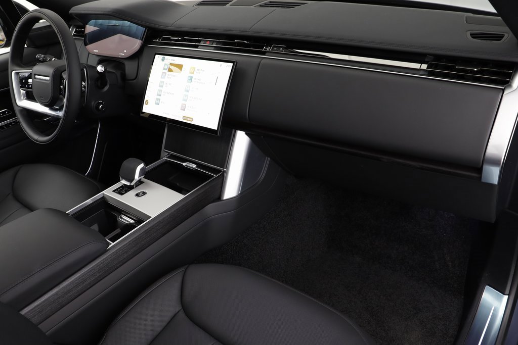 New 2025 Land Rover Range Rover SE image 20