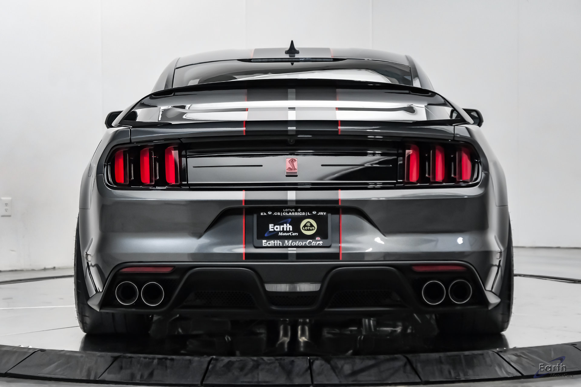 Used 2020 Ford Mustang Shelby GT350R w/ GT350R Equipment Group 920A RWD image 13