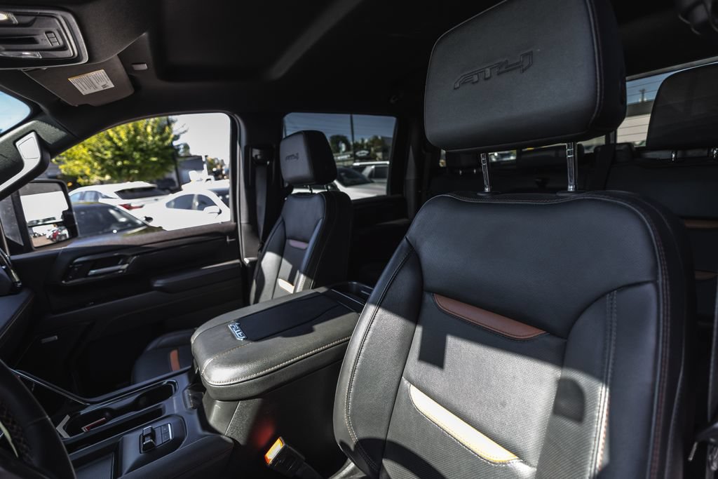 Used 2025 GMC Sierra 3500 AT4 w/ Technology Package AWD/4WD image 21
