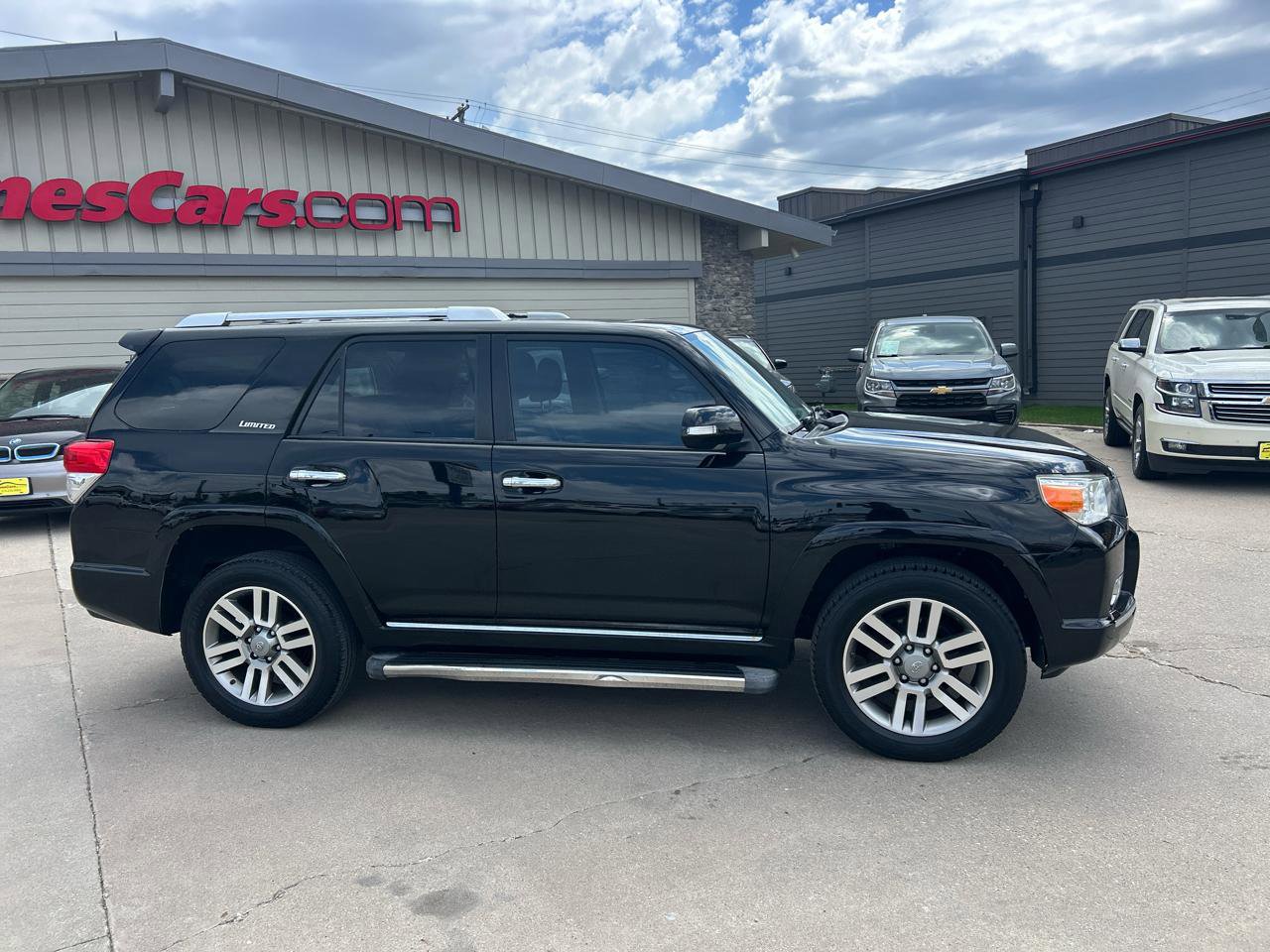Used 2010 Toyota 4Runner Limited AWD/4WD image 2