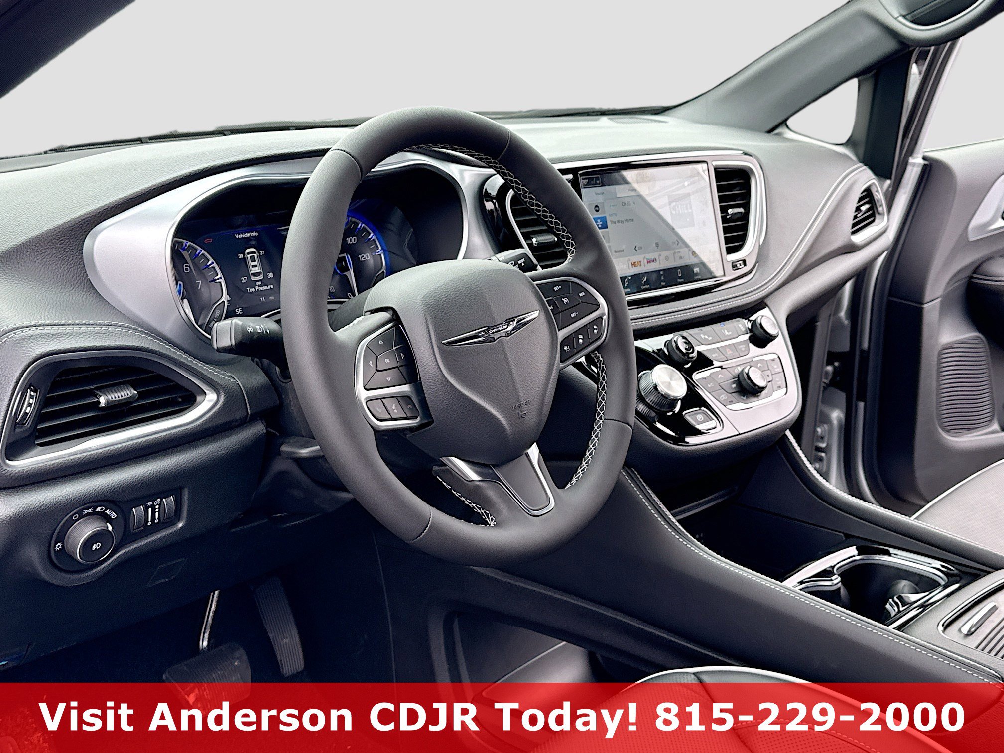 New 2026 Chrysler Pacifica Limited FWD image 4