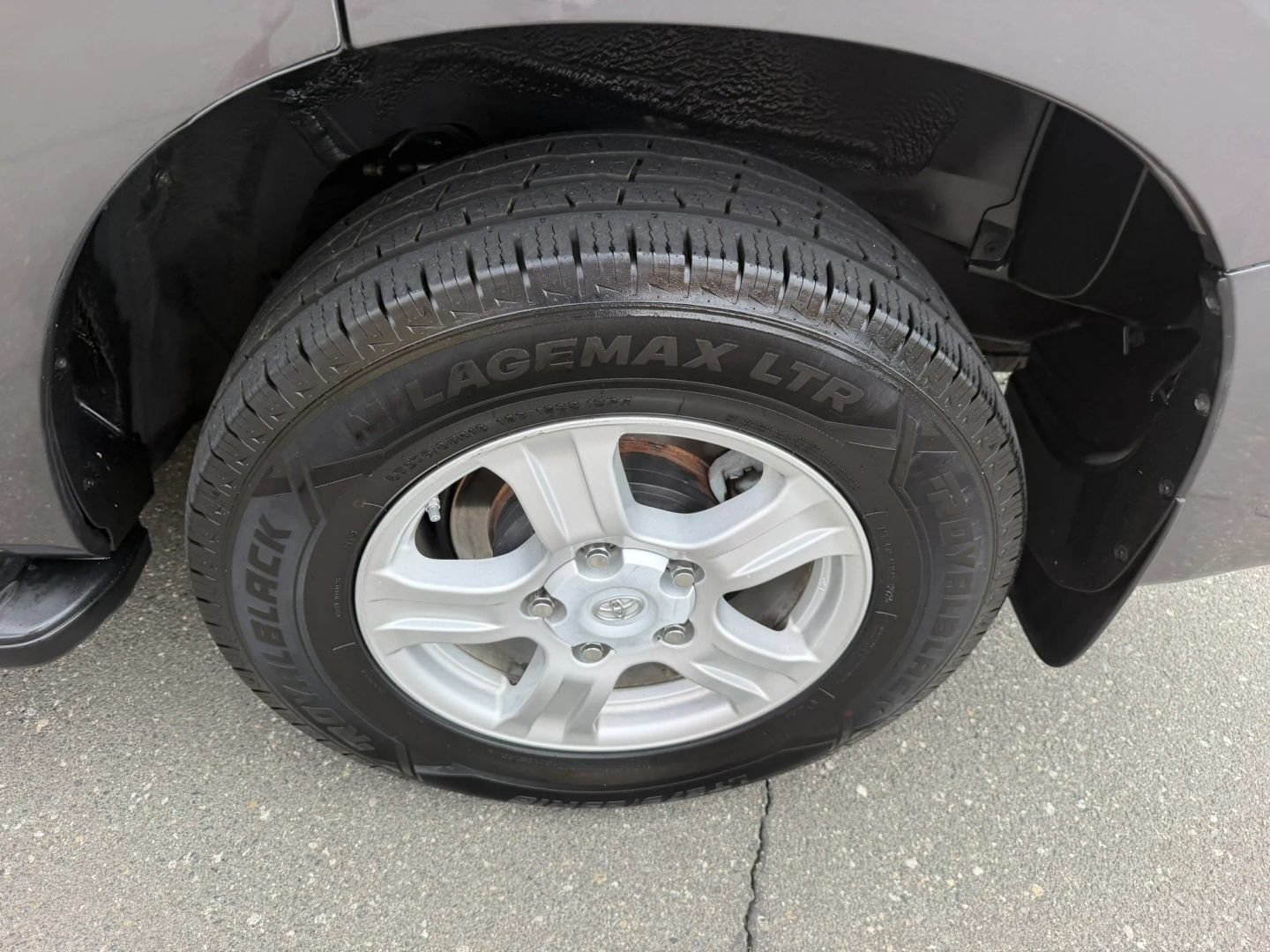 Used 2013 Toyota Sequoia SR5 RWD image 32