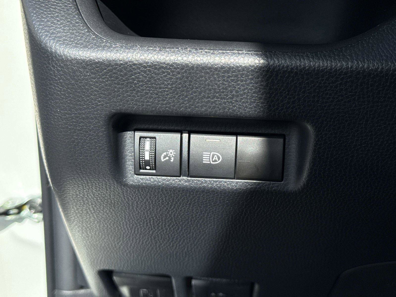 Used 2023 Toyota RAV4 XLE image 30