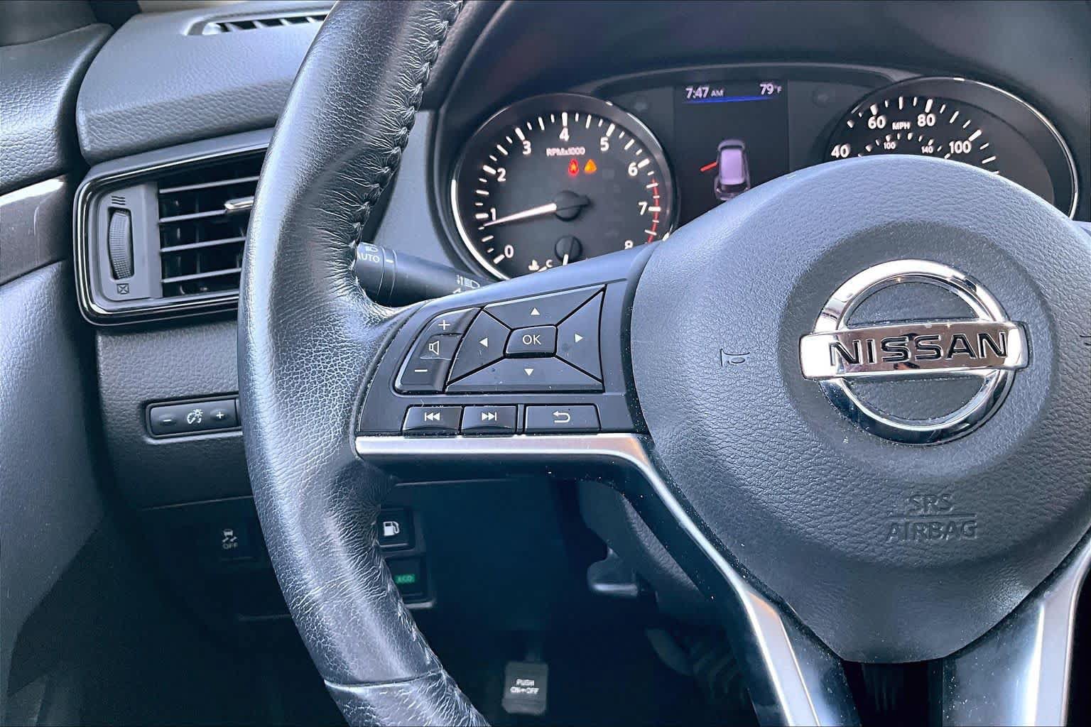 Used 2019 Nissan Rogue SV FWD image 19